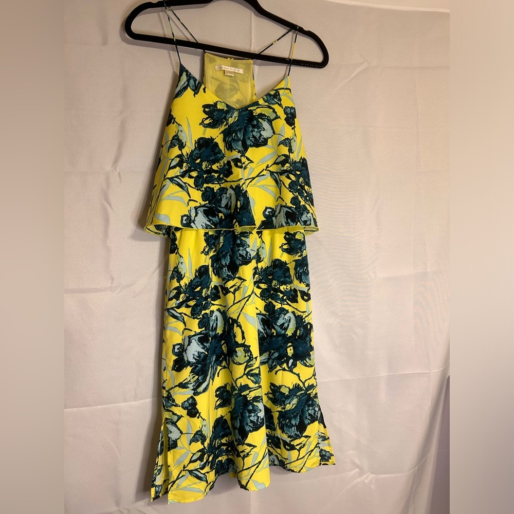 Cooper and Ella dress beautiful! Yellow size small‎